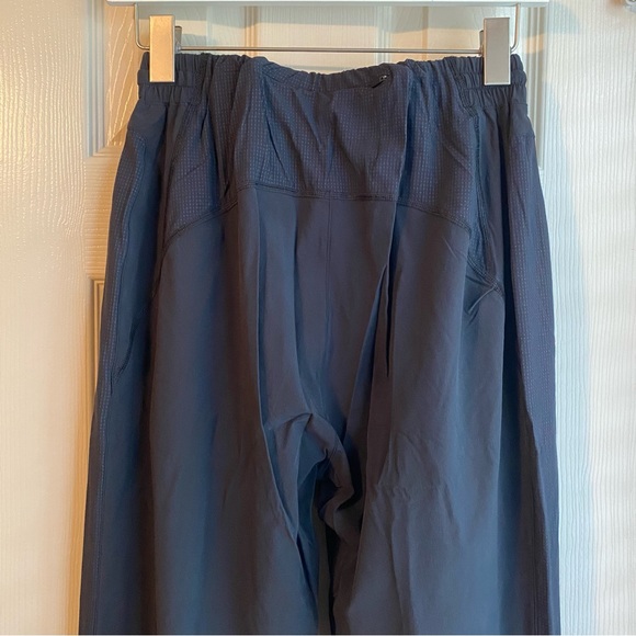 RARE ITEM - EUC Outdoor Voices Track Pant in Black, Size Small - Picture 5 of 6